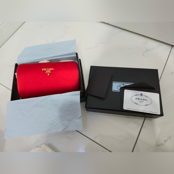 BNIB Authentic Prada Red Satin Box Clutch Bag - Picture 2 of 13